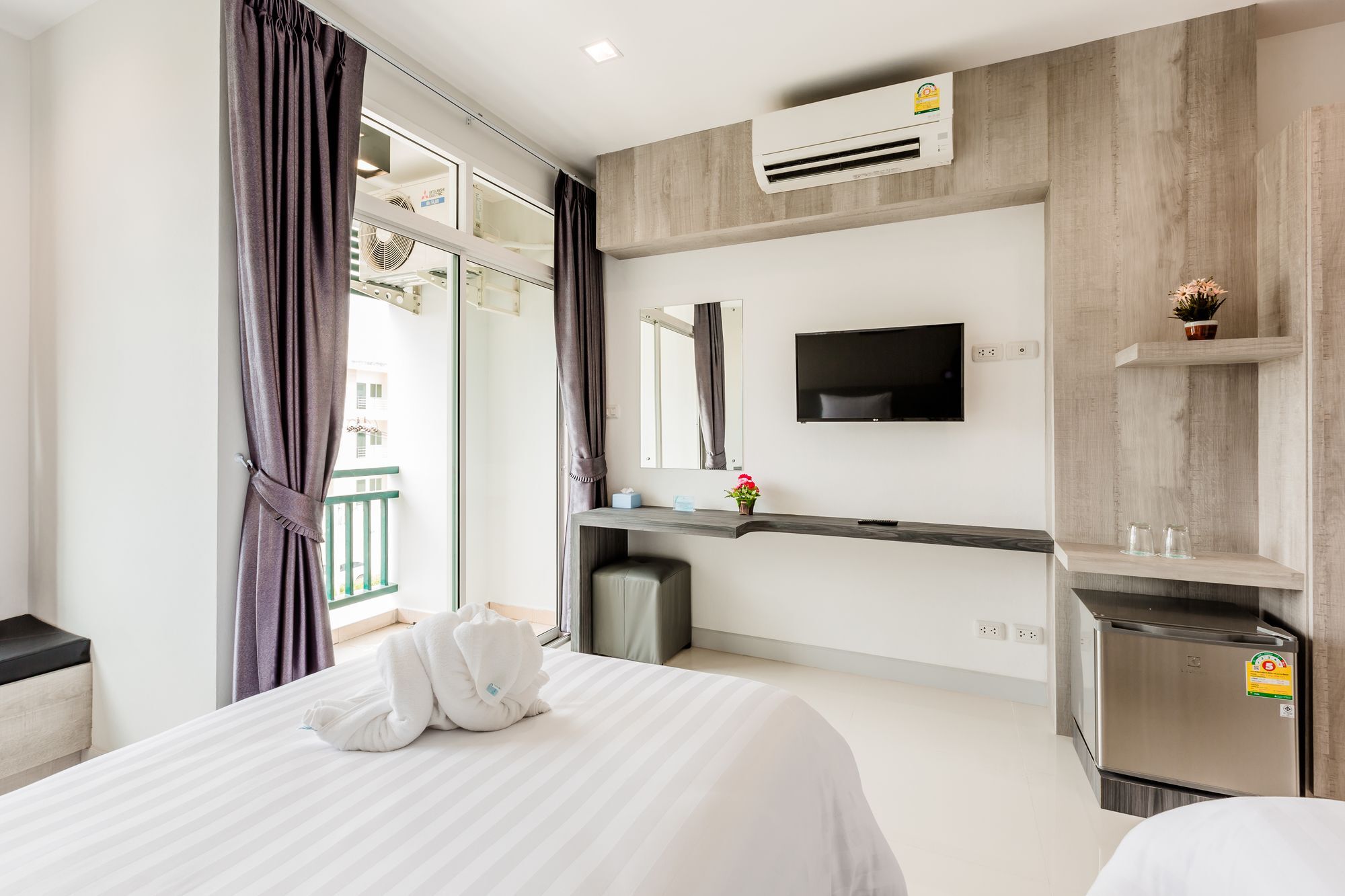 Evergreen Suite Hotel Surat Thani Exterior photo